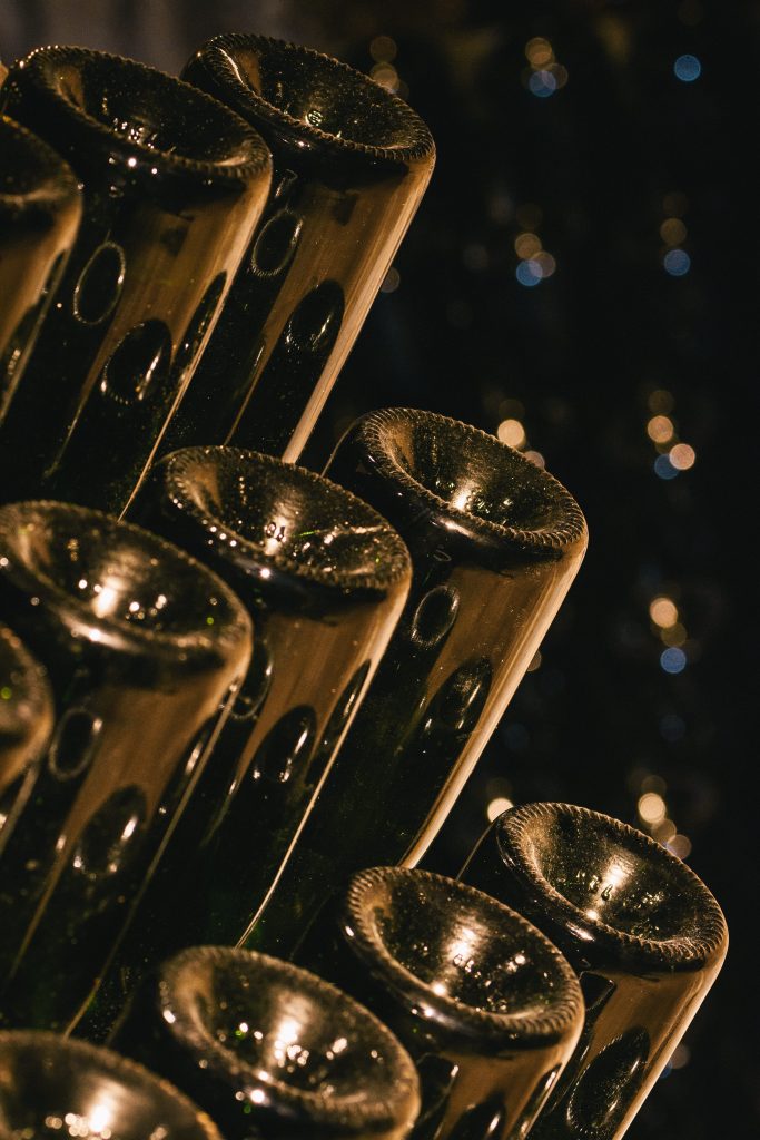 Bouteilles de Champagne sur un if
